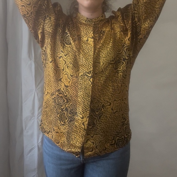Vintage 80s gold and black graphic print blouse size medium - Picture 6 of 8